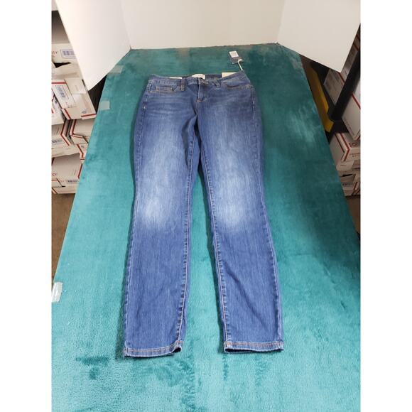 Universal Thread Jeans Size 4 Women Blue Stretch Pants Mid Rise Slim Skinny NWT - Picture 1 of 15